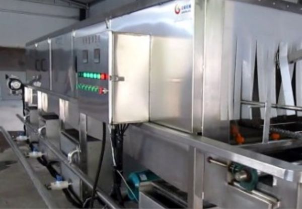 塑料周转箱清洗机视频